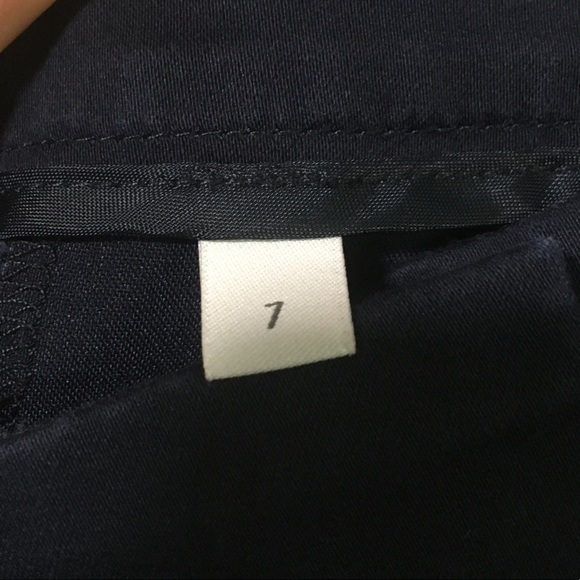 Reitmans pants cropped pedal pushers Capris midrise navy blue size 7 - Picture 6 of 7